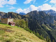 54 Roccolo del Tino con vista in Corno Branchino e Corna Piana